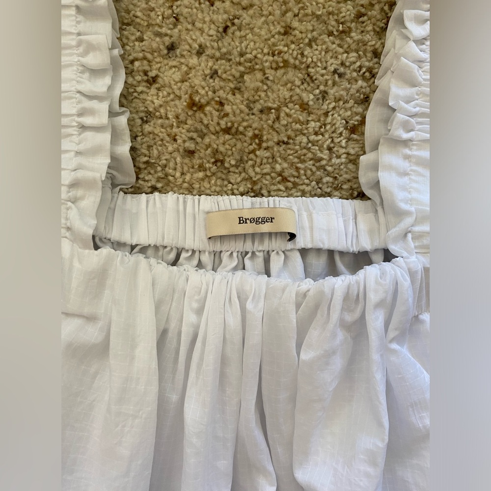 Women's Ruffled White Top - Picture 10 of 14